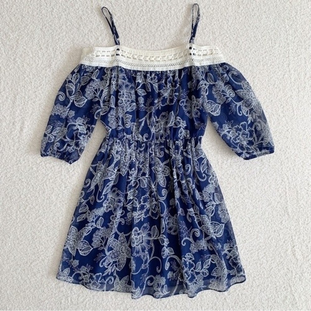 by & by Off Shoulder Dress Size Small Blue White Floral 3/4  Sleeve Crochet Boho